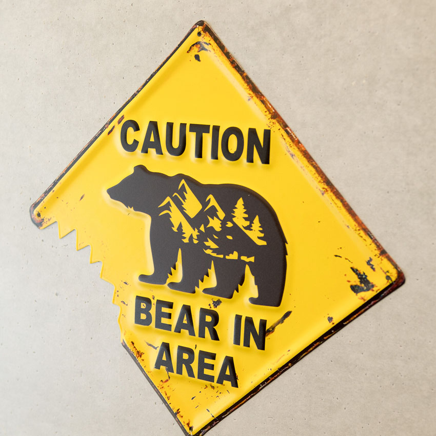 CAUTION BEAR IN AREA アメリカンクラシック エンボスティンプレート クマ 熊 ブリキ看板 インテリア 注意看板の画像
