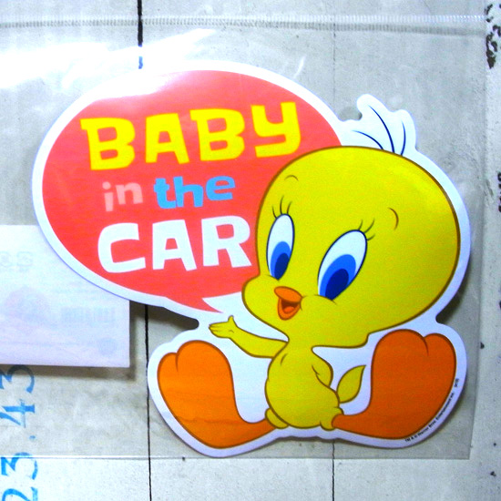 トゥイーティ ベビー イン ザ カー 　ステッカー シール アメリカン雑貨の画像