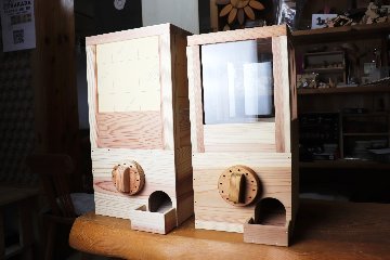 特注　木のガチャガチャ（大）　７５ｍｍ　カプセル５０個つきの画像