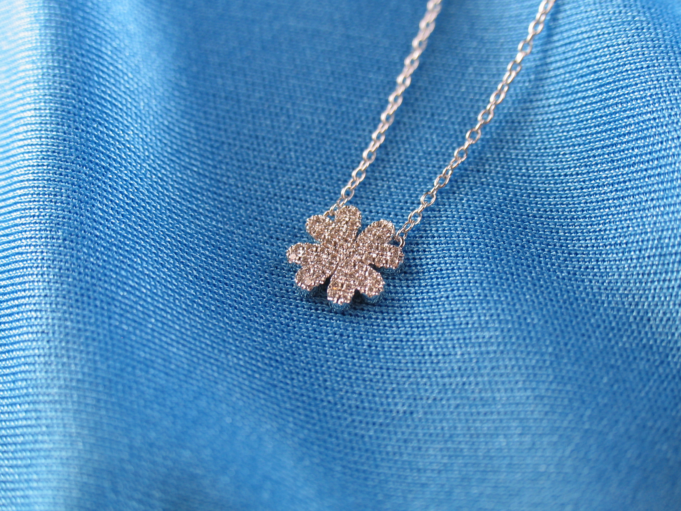 fourheartclover necklace k18wg/diamond(フォーハートクローバー ネックレス k18ホワイトゴールド/ダイア)の画像