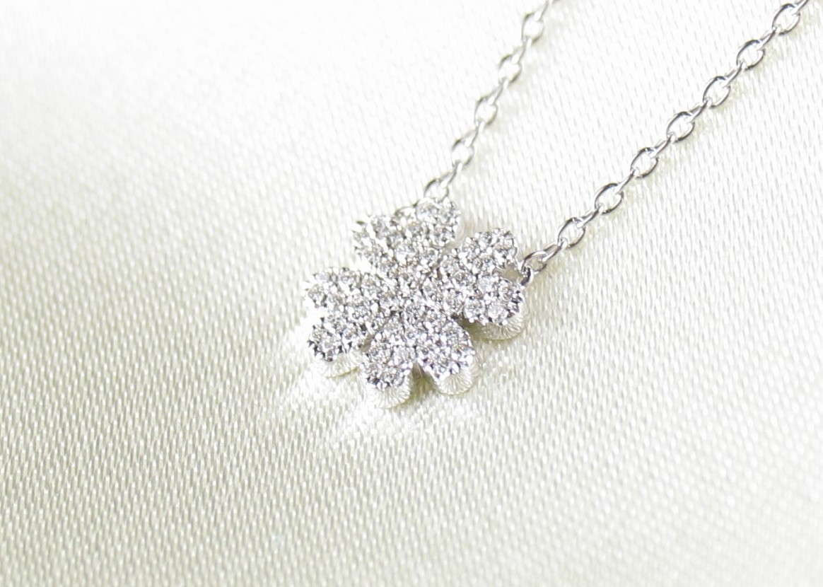 fourheartclover necklace k18wg/diamond(フォーハートクローバー ネックレス k18ホワイトゴールド/ダイア)の画像