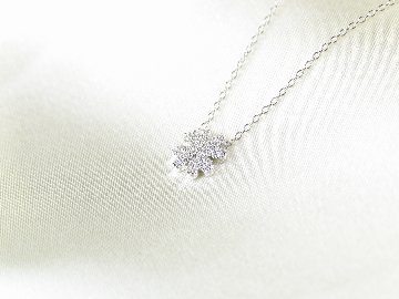 fourheartclover necklace k18wg/diamond(フォーハートクローバー ネックレス k18ホワイトゴールド/ダイア)の画像