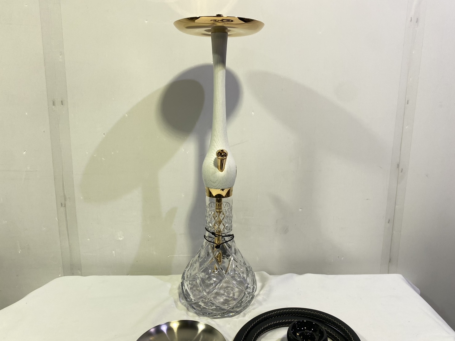 Wookah 24K Gold-Plated White NOX Body / Olives Vase / Black Hose Complete Setの画像