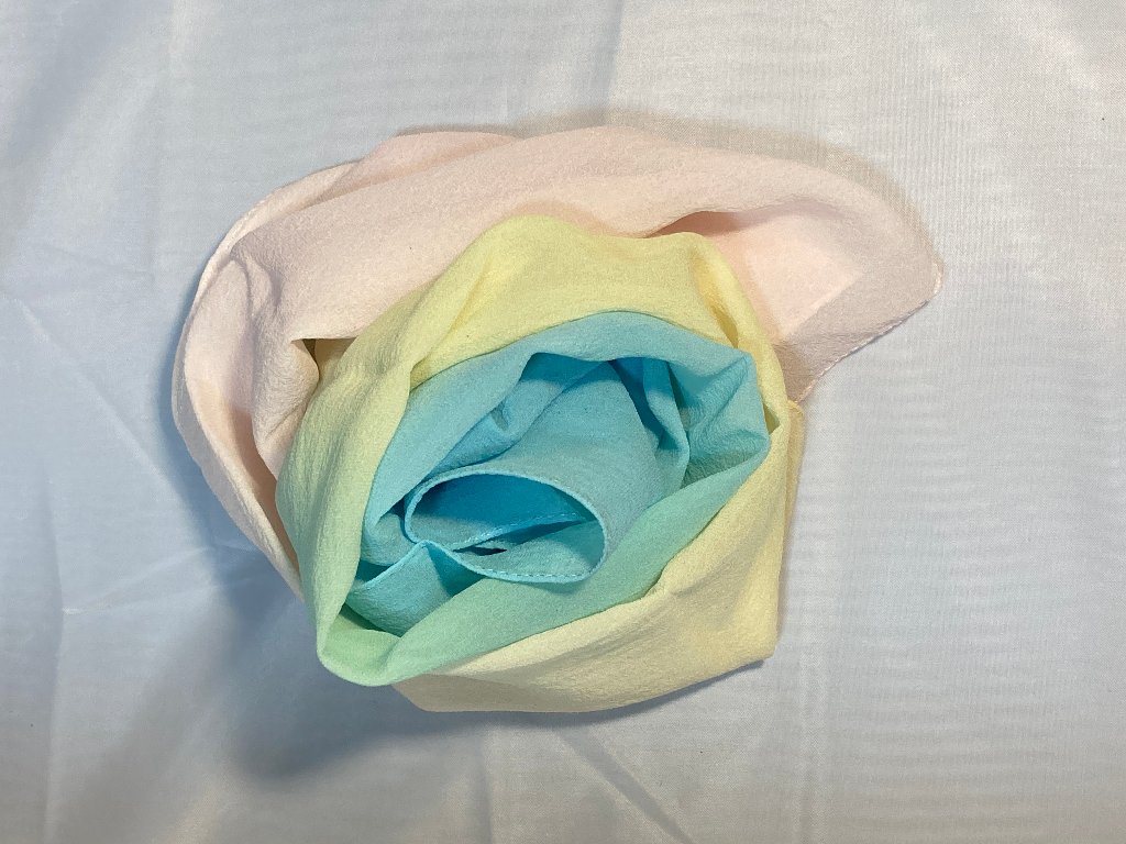 虹染めシルクストールの画像