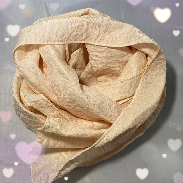 桜染めシルクストールの画像