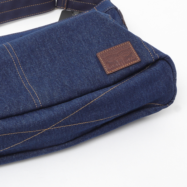 リーバイス LEVI'S 002GV-0001 メッセンジャーバッグ デニム生地 調節可能 の画像