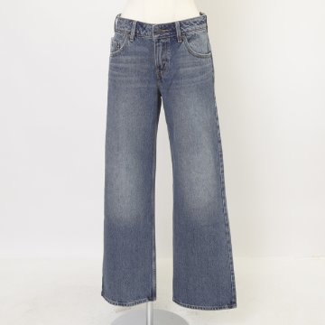 Lady Levi's  A5566-0028 LOW LOOSE ルーズ レディース ジーパン ジーンズ ライトインディゴ ローライズ ストレートシルエット の画像