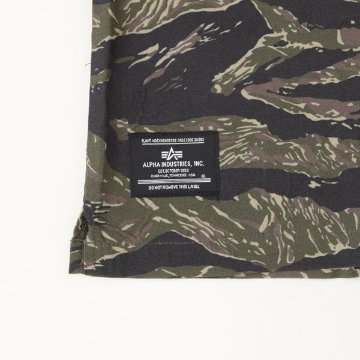 アルファインダストリーズ Alpha Industries SS TIGER CAMO RELAXED CAMP 797-6123001 384）TIGER CAMO レーヨン100％ タイガーカモの画像