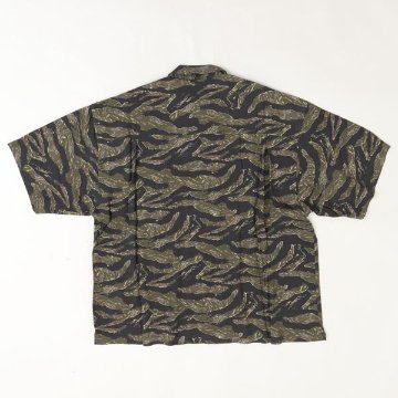 アルファインダストリーズ Alpha Industries SS TIGER CAMO RELAXED CAMP 797-6123001 384）TIGER CAMO レーヨン100％ タイガーカモの画像