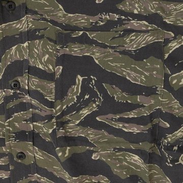 アルファインダストリーズ Alpha Industries SS TIGER CAMO RELAXED CAMP 797-6123001 384）TIGER CAMO レーヨン100％ タイガーカモの画像