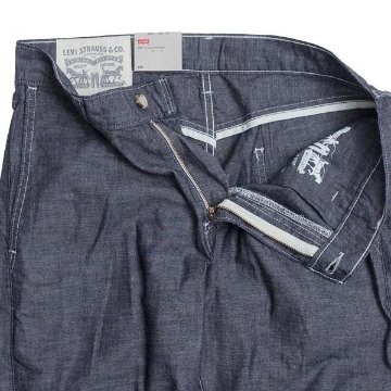 LEVIS（リーバイス）505　クロップド　さらりとしたシャンブレー生地　19309-00　/クロップドパンツ　7分丈　メンズ　光沢感の画像