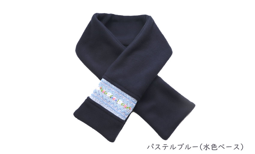 フリースマフラー スモッキング刺繡の画像