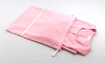 【お買得】90-100サイズ シンプルエプロン/スモック【SSサイズ】　巾着袋付き画像