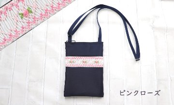 斜め掛け　ショルダーバッグ　(ポシェット）スモッキング刺繍　の画像