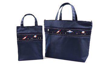 【2025新商品】スモッキング刺繍 自立型 ファスナー付きレッスンバッグ  B4サイズ  の画像