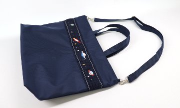 【2025新商品】スモッキング刺繍 自立型 ファスナー付きレッスンバッグ  B4サイズ  の画像