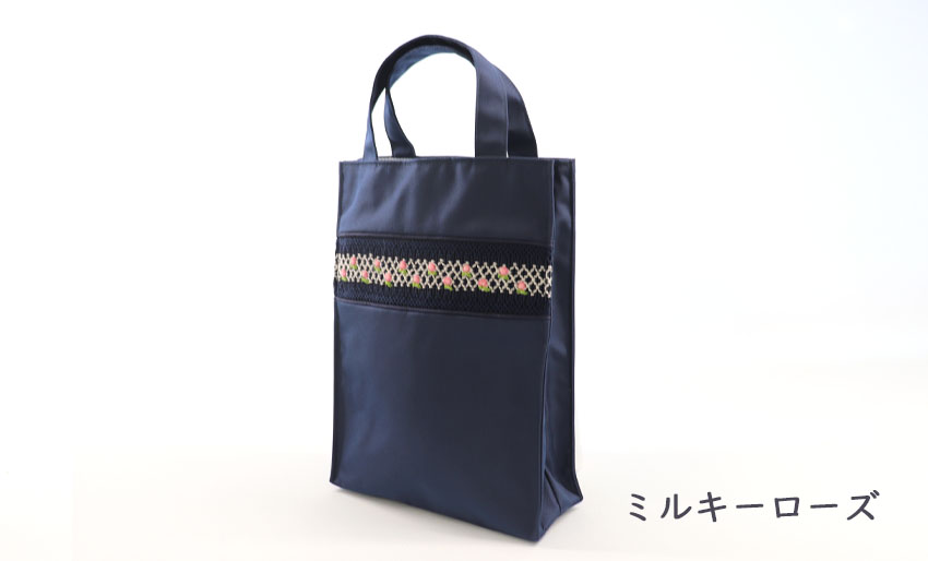 【新柄入荷】自立型スモッキング刺繍入りシューズバッグ(持ち手2本タイプ)の画像
