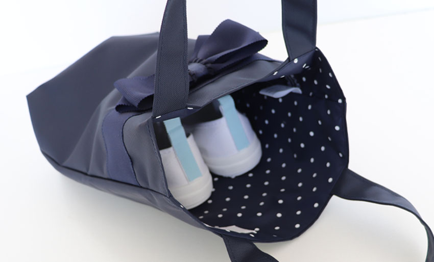 【展示見本品30％OFF】  リボンシューズバッグ　撥水加工ナイロン製【底マチあり】の画像