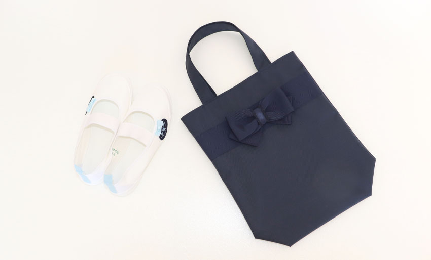 【展示見本品30％OFF】  リボンシューズバッグ　撥水加工ナイロン製【底マチあり】の画像