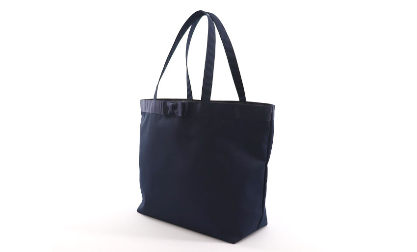 横型 サブバッグ　大容量 軽量 折り畳みできます。の画像