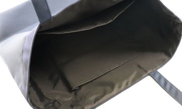 横型 サブバッグ　大容量 軽量 折り畳みできます。の画像