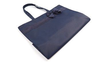 【お受験バッグ】 横型トートバッグ(リボンブローチ付き)｜紺無地｜自立型｜B4サイズ｜の画像