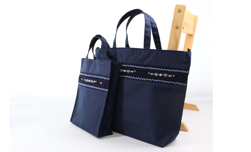 【訳アリ品20％OFF】スモッキング刺繍 自立型ファスナー付きレッスンバッグ｜B4サイズ｜日本製｜ お花の画像