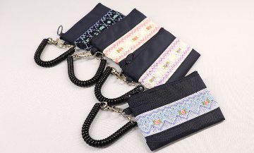 【ネット限定】スモッキング刺繍入り ナイロン製パスケース ｜小銭入れ付きの画像