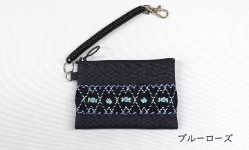 【ネット限定】スモッキング刺繍入り ナイロン製パスケース ｜小銭入れ付きの画像