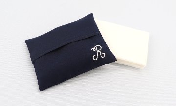 【手刺繍】紺 ミニティッシュケース｜イニシャル刺繍｜受注生産の画像