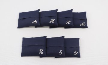【手刺繍】紺 ミニティッシュケース｜イニシャル刺繍｜受注生産の画像