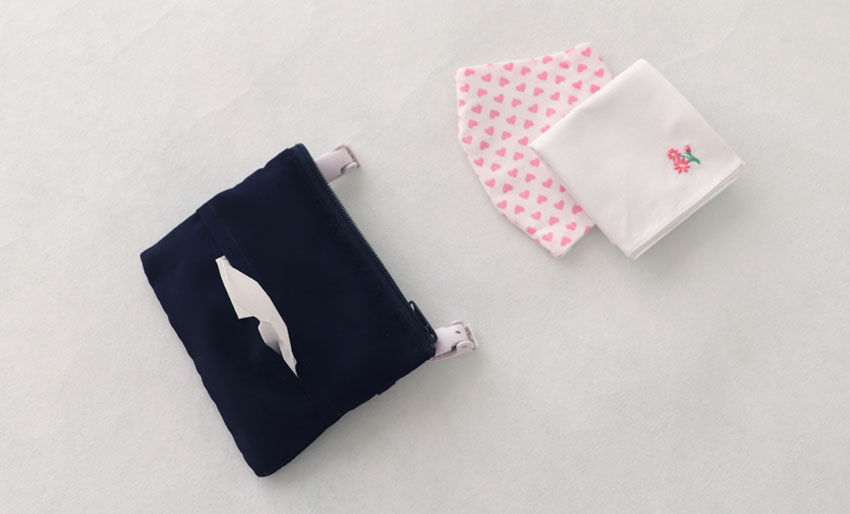 【プチオーダー】名入れ 手刺繍 ファスナー付き ティッシュケース 紺｜ハンドメイド の画像
