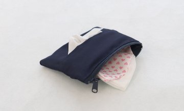 【プチオーダー】名入れ 手刺繍 ファスナー付き ティッシュケース 紺｜ハンドメイド の画像