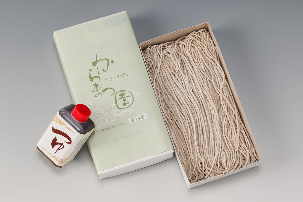 手打ち生そば（二人前）の画像