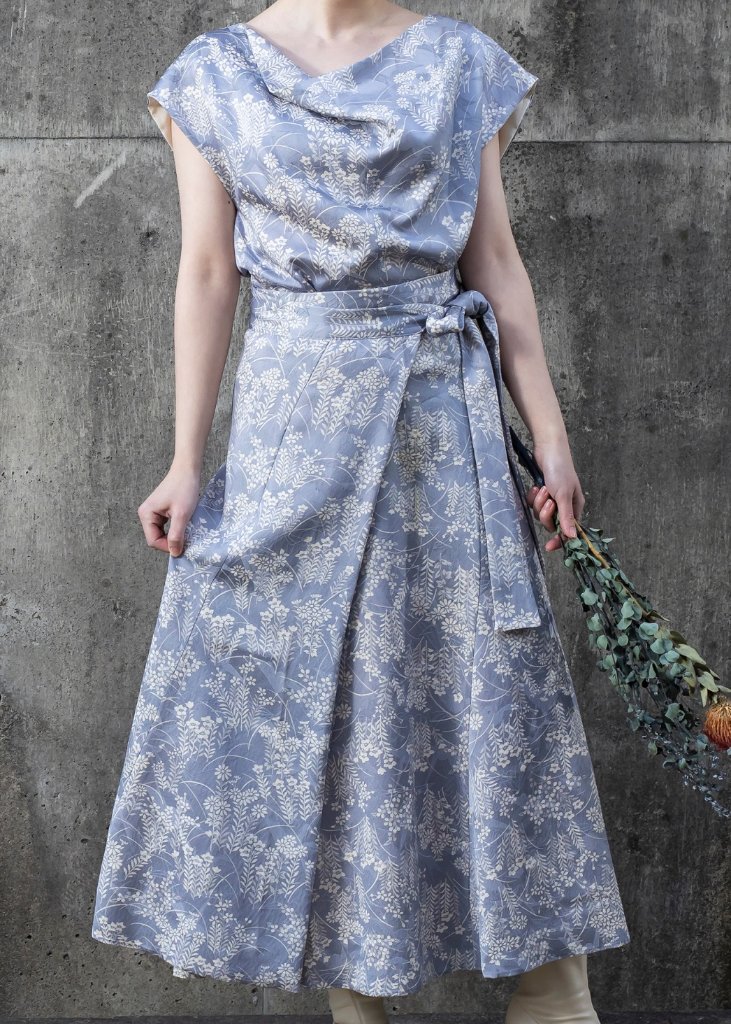 【受注商品】 ドレープトップス+フレアラップスカートの画像