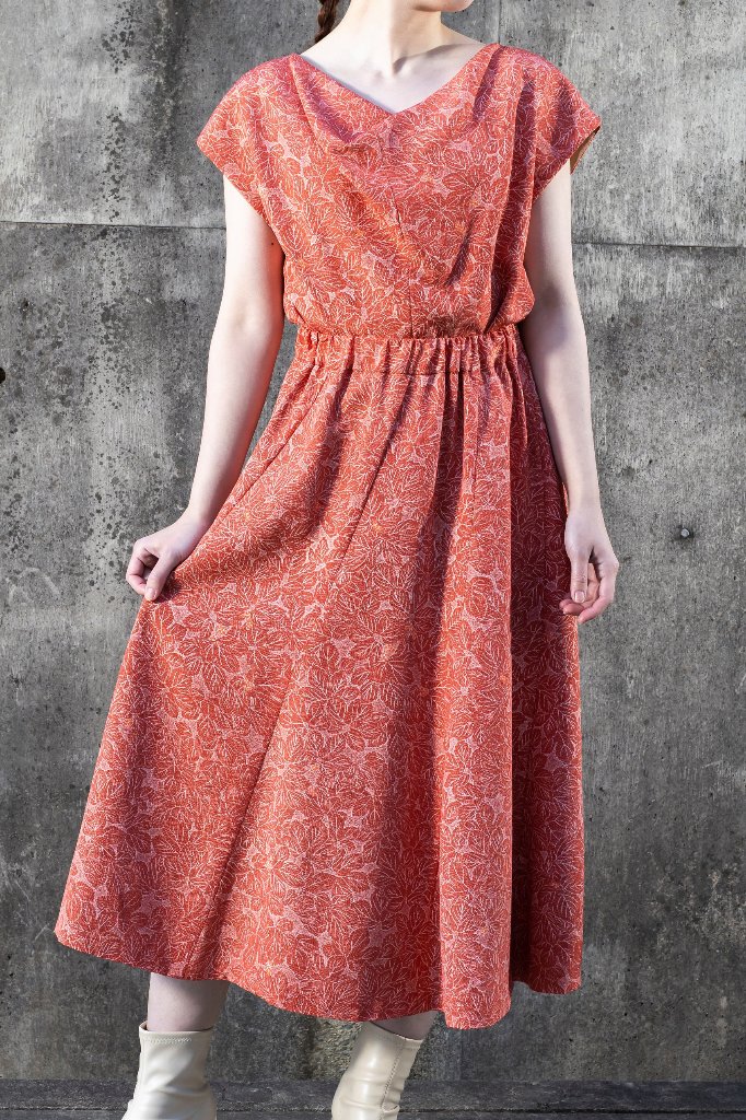 【受注商品】 ドレープトップス+フレアゴムスカートの画像