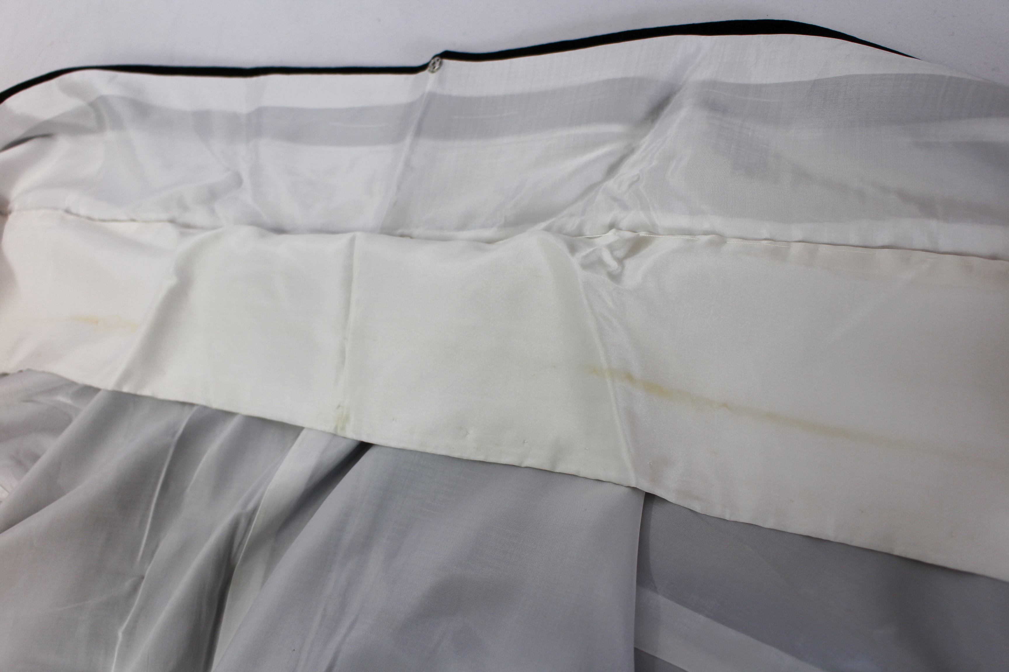 【古着物】流水花柄黒留袖の画像