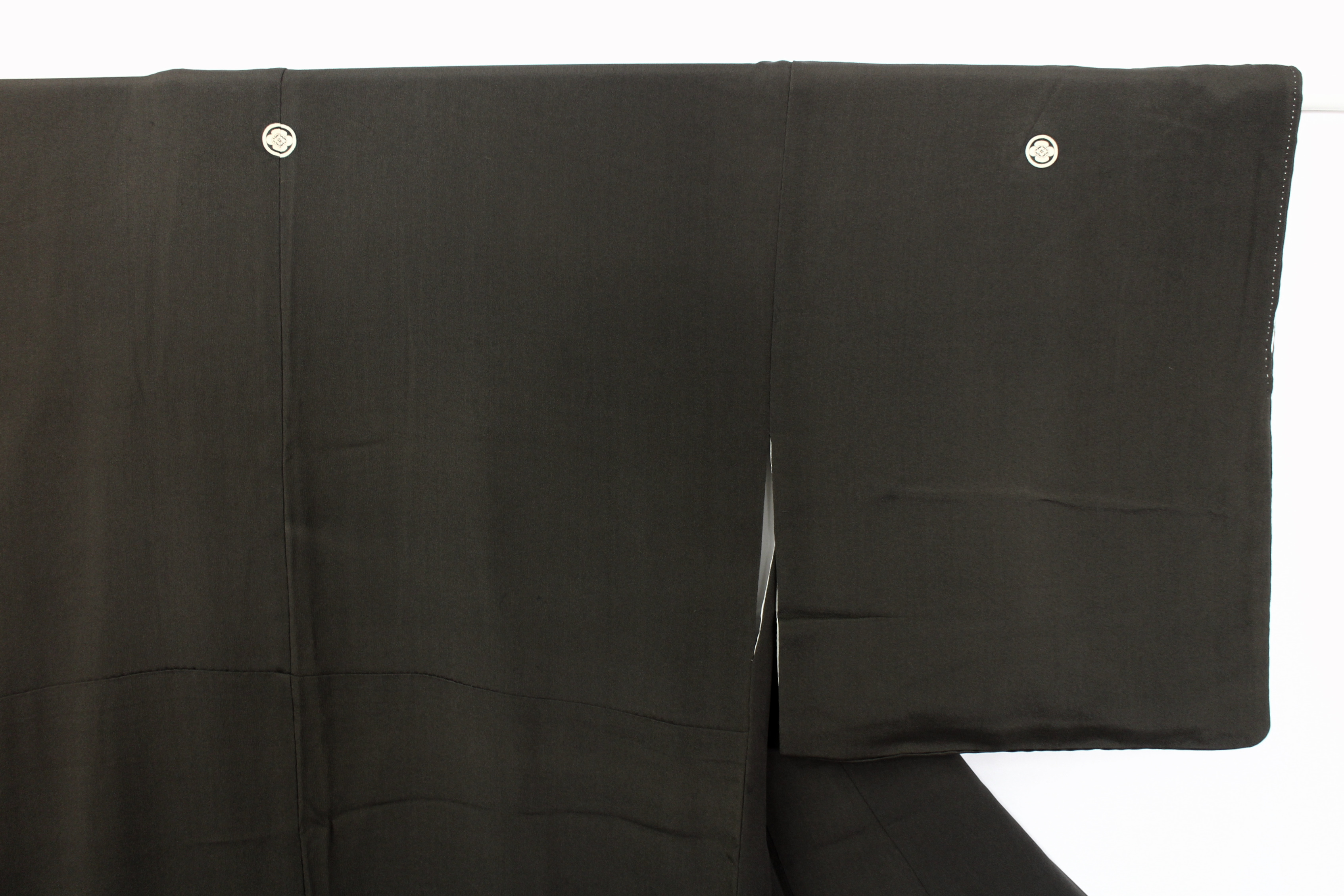 【古着物】流水花柄黒留袖の画像