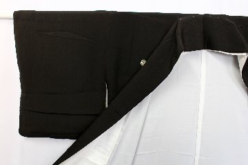 【古着物】流水花柄黒留袖の画像