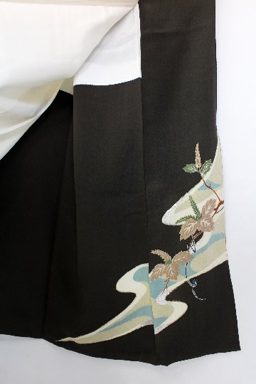 【古着物】流水花柄黒留袖の画像
