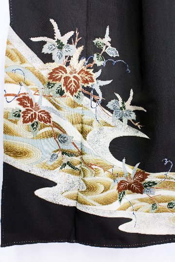 【古着物】流水花柄黒留袖の画像
