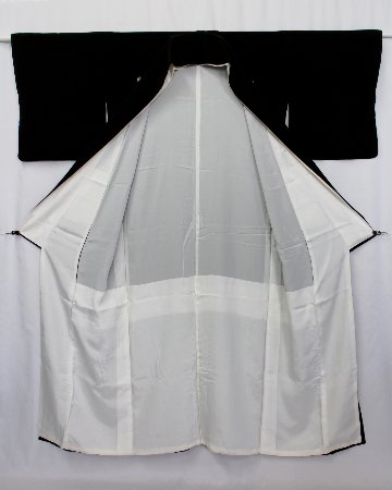 【古着物】流水花柄黒留袖の画像