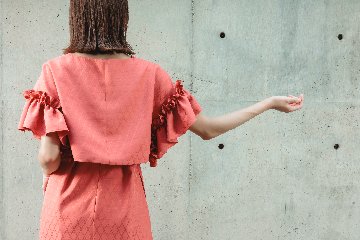 【受注商品】 オープンサイドフリルトップ＋ショルダータイタックワンピースの画像