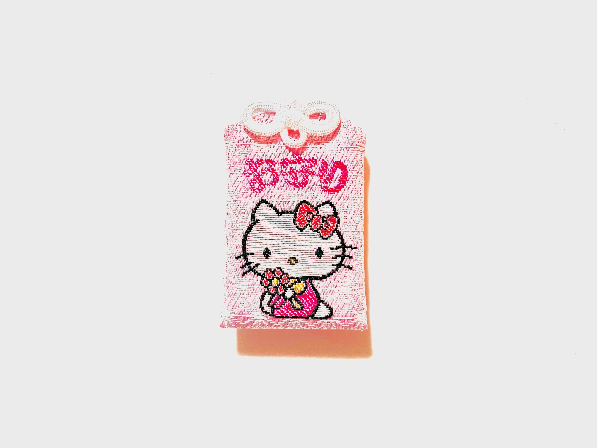 ハローキティ―お守りの画像