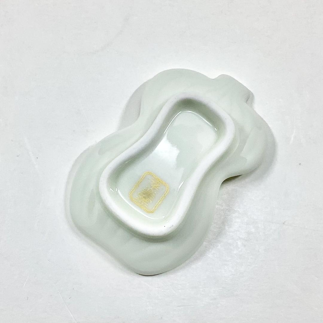 錦銀叩筋入瓢形箸置の画像