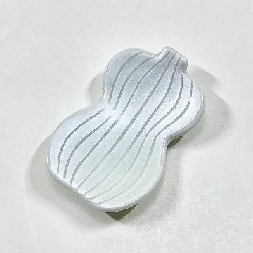 錦雪衣銀彩筋入瓢形箸置の画像