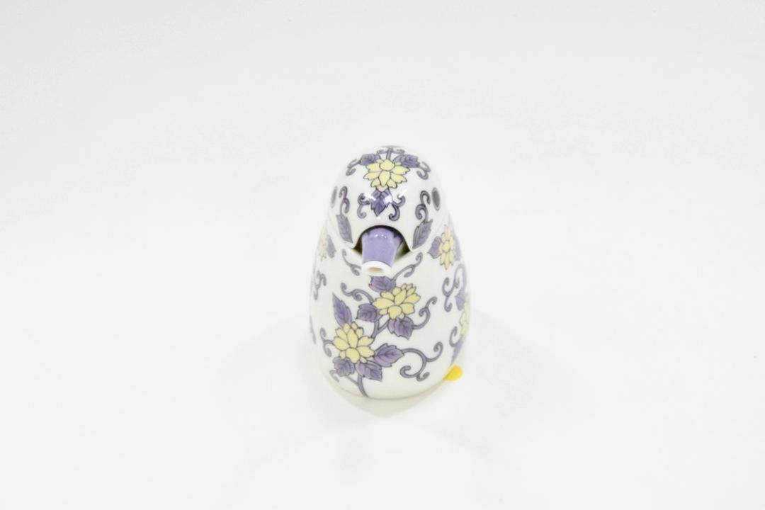 錦紫唐草川蝉形ミニ汁次/箱入(Soy sauce dispenser)の画像