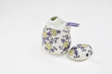 錦紫唐草川蝉形ミニ汁次/箱入(Soy sauce dispenser)の画像