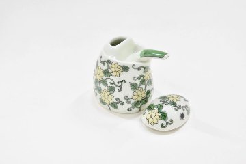 錦緑唐草川蝉形ミニ汁次/箱入  (Soy sauce dispenser)の画像