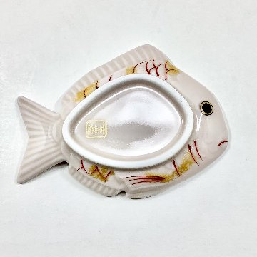錦薄桜釉金叩鯛形小皿　10㎝の画像
